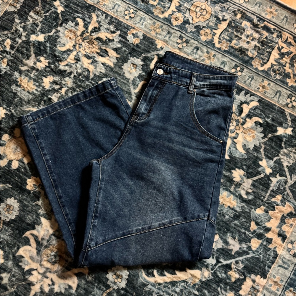 Women’s Barrel-Legged jeans. Wide cut, high waisted, comfortable. Sz 12